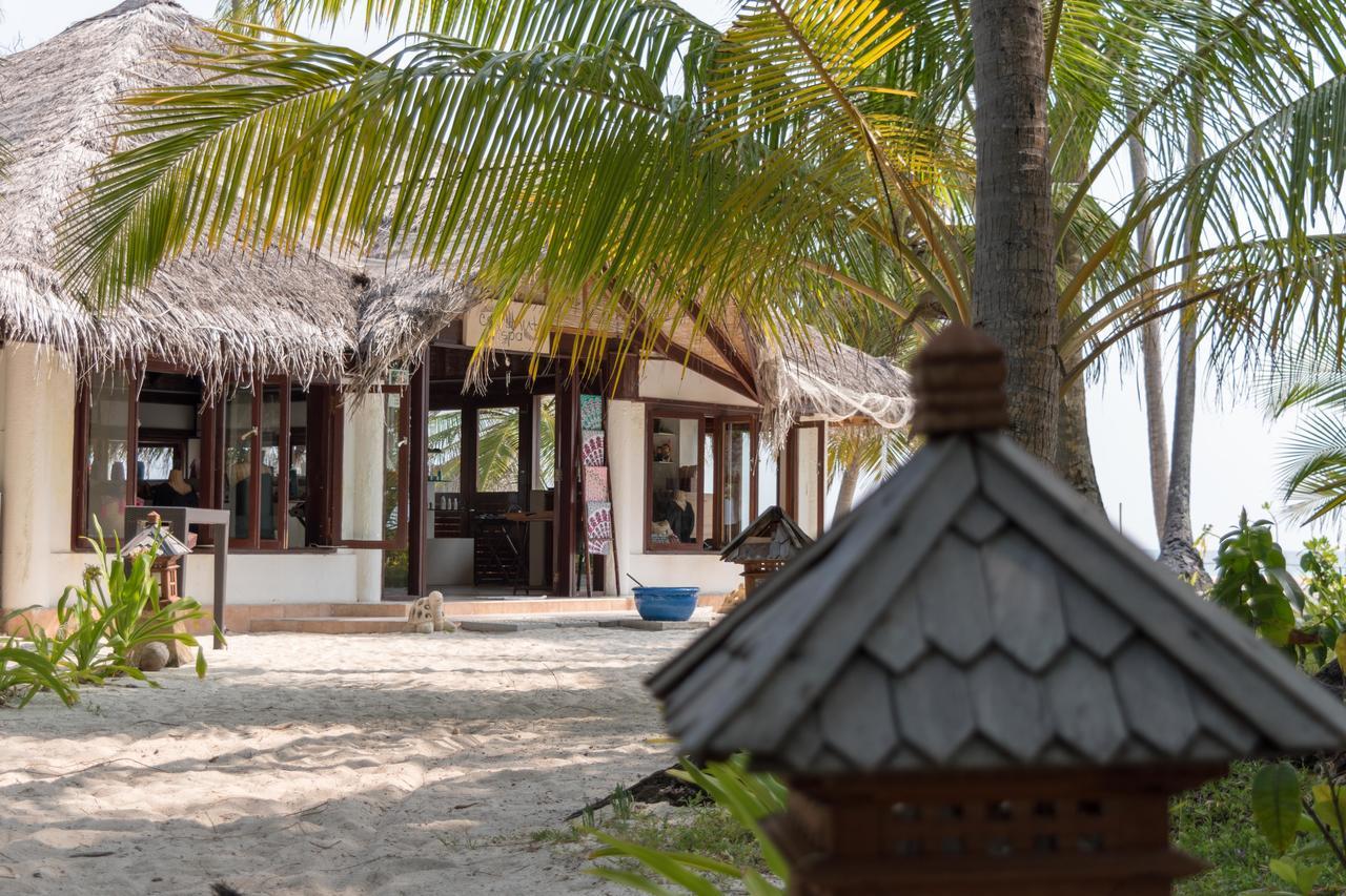 Palm Beach Island Resort & Spa Maldives Fushifaru Exterior foto